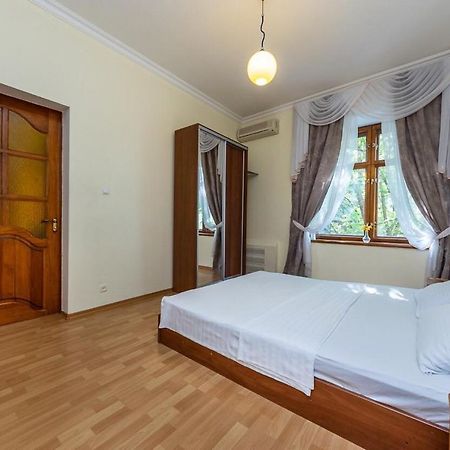 Alex Apartments near Independence Square - Kiev Extérieur photo