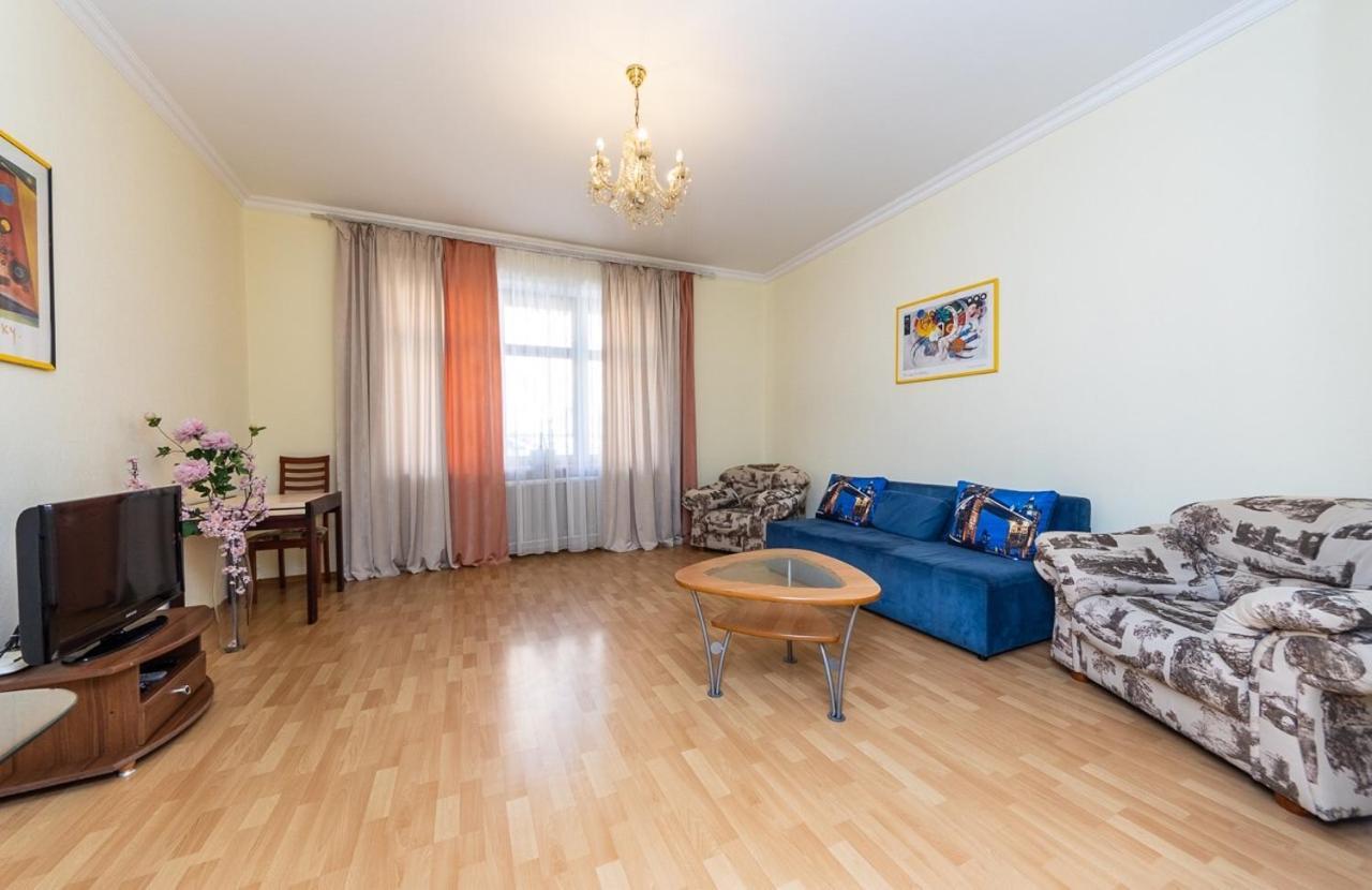 Alex Apartments near Independence Square - Kiev Extérieur photo