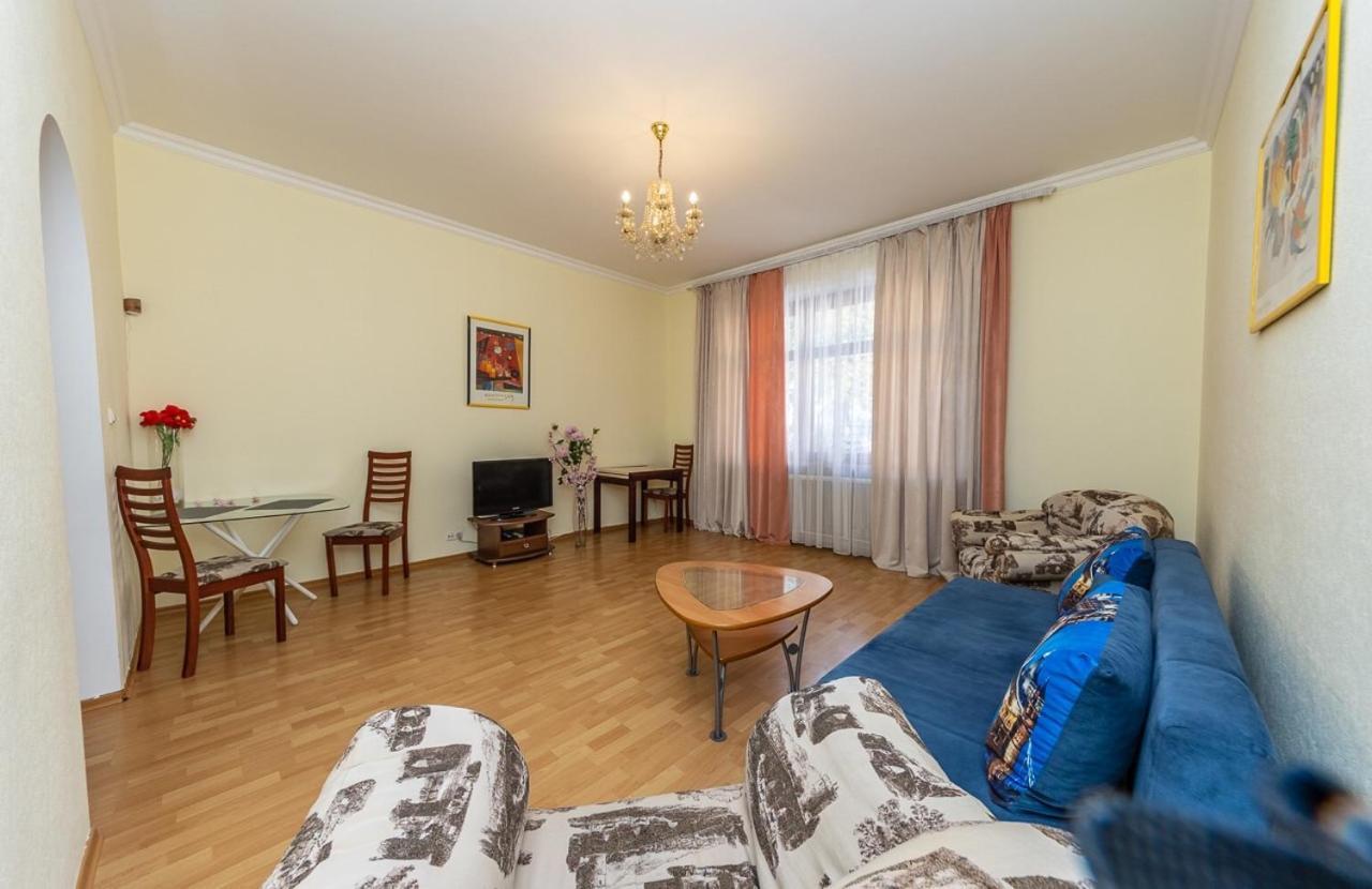 Alex Apartments near Independence Square - Kiev Extérieur photo