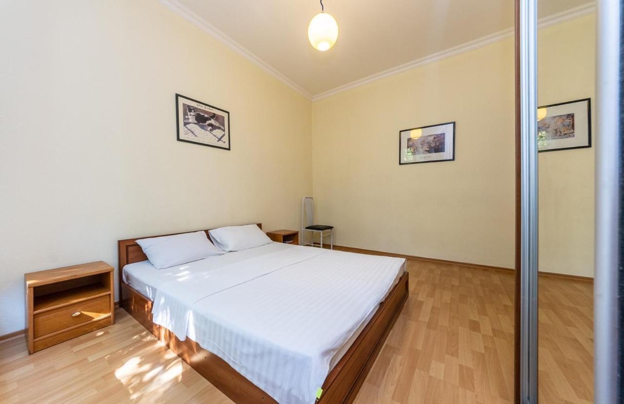 Alex Apartments near Independence Square - Kiev Extérieur photo