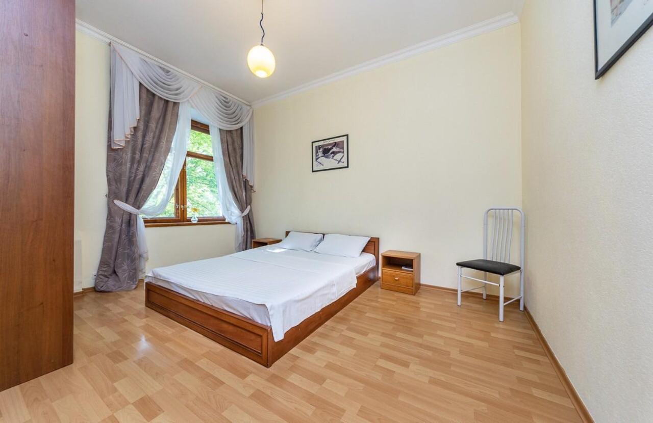 Alex Apartments near Independence Square - Kiev Extérieur photo