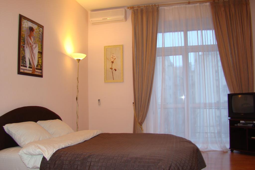 Alex Apartments near Independence Square - Kiev Extérieur photo